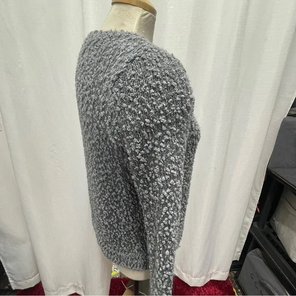 Hollister Women’s SZ M Fuzzy Soft Gray Glitter Thread Sweater - Picture 5 of 11